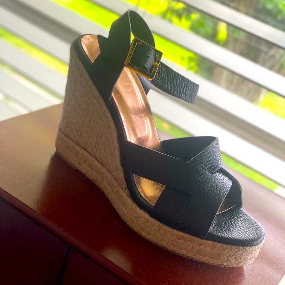 Beautiful NEVER WORN Ted Baker wedges. Size 8